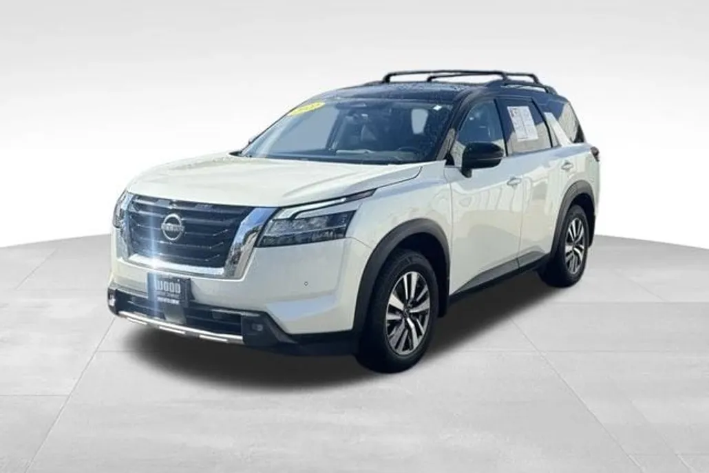 2022 Nissan Pathfinder SL photo 1