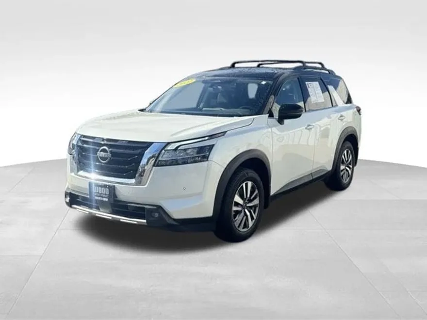 2022 Nissan Pathfinder SL photo 1