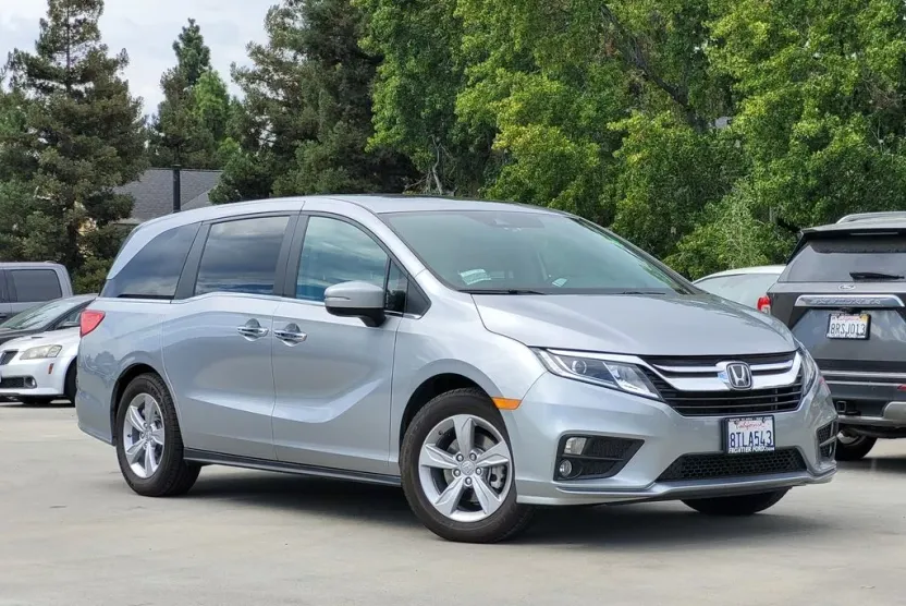 2020 Honda Odyssey EX-L photo 1
