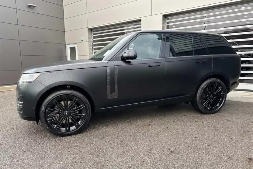 2025 Land Rover Range Rover Autobiography photo 1
