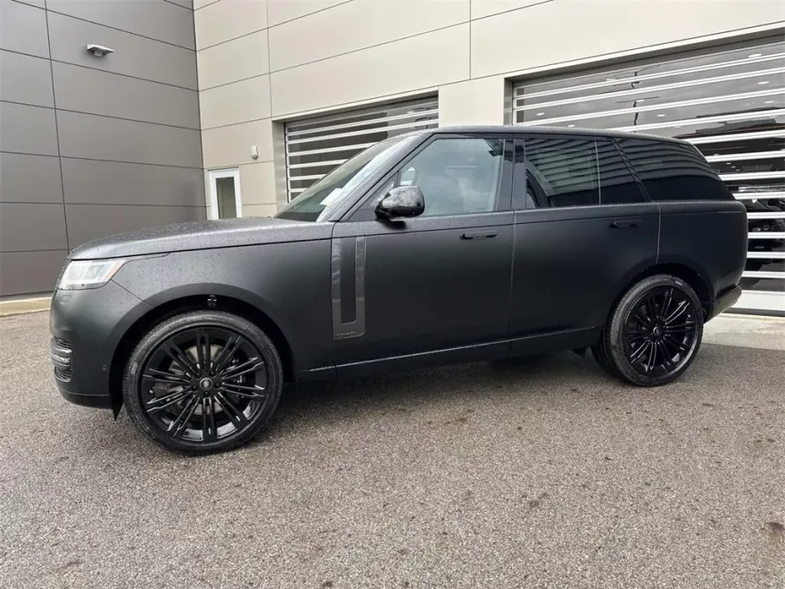 2025 Land Rover Range Rover Autobiography photo 1