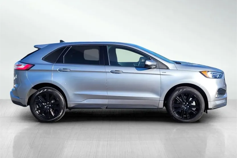 2024 Ford Edge ST photo 1