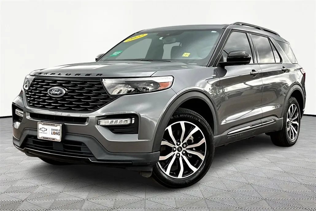 2022 Ford Explorer ST-Line photo 1