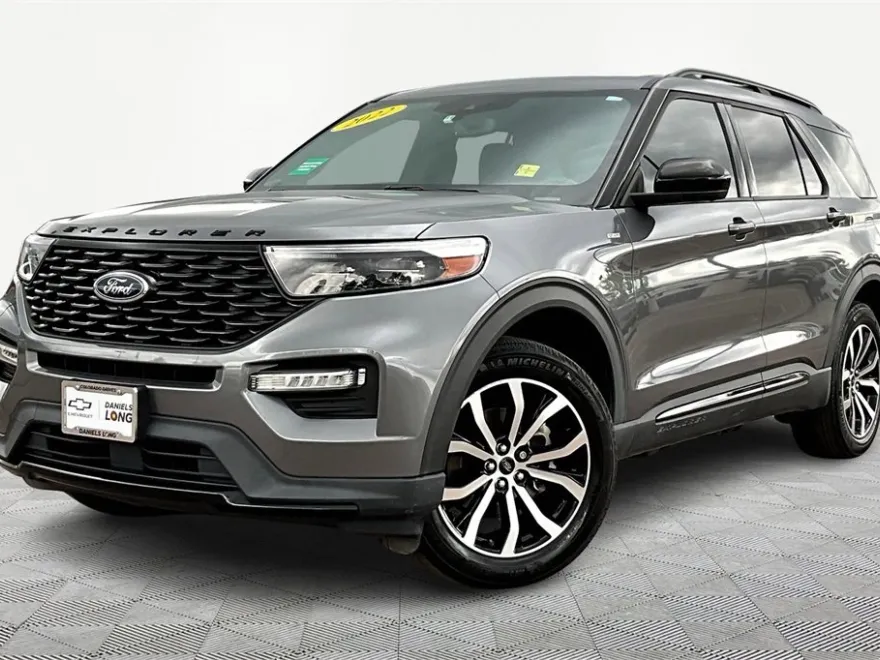 2022 Ford Explorer ST-Line photo 1