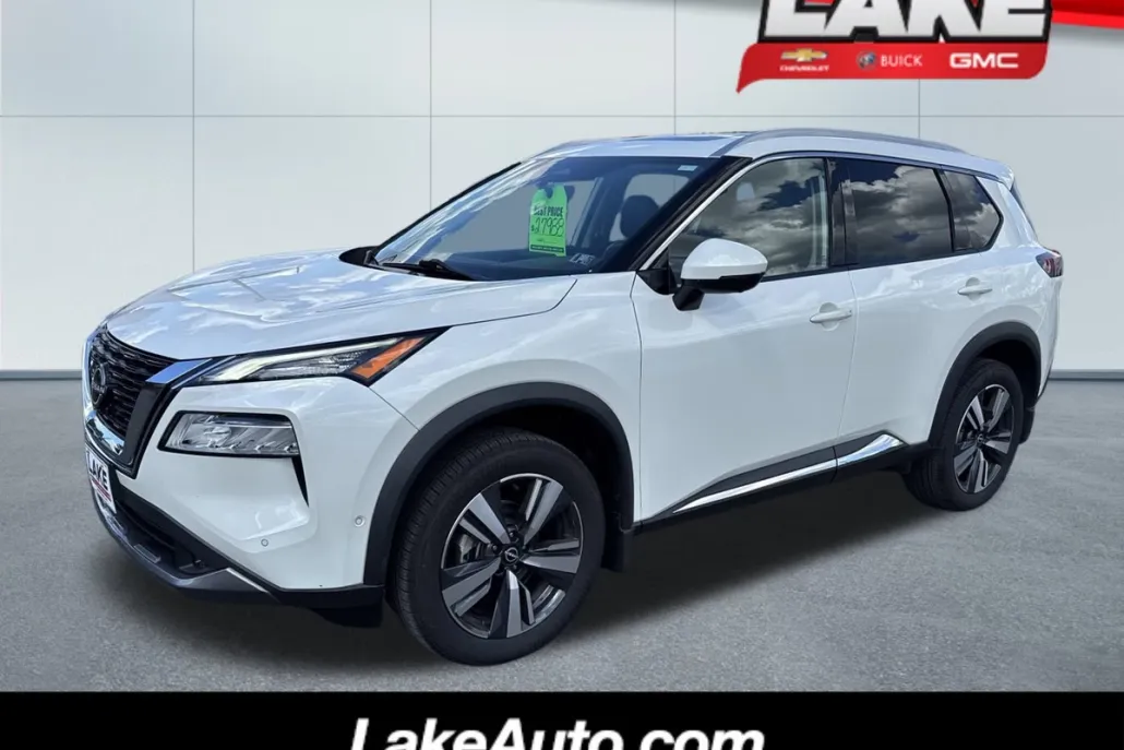 2022 Nissan Rogue SL photo 1