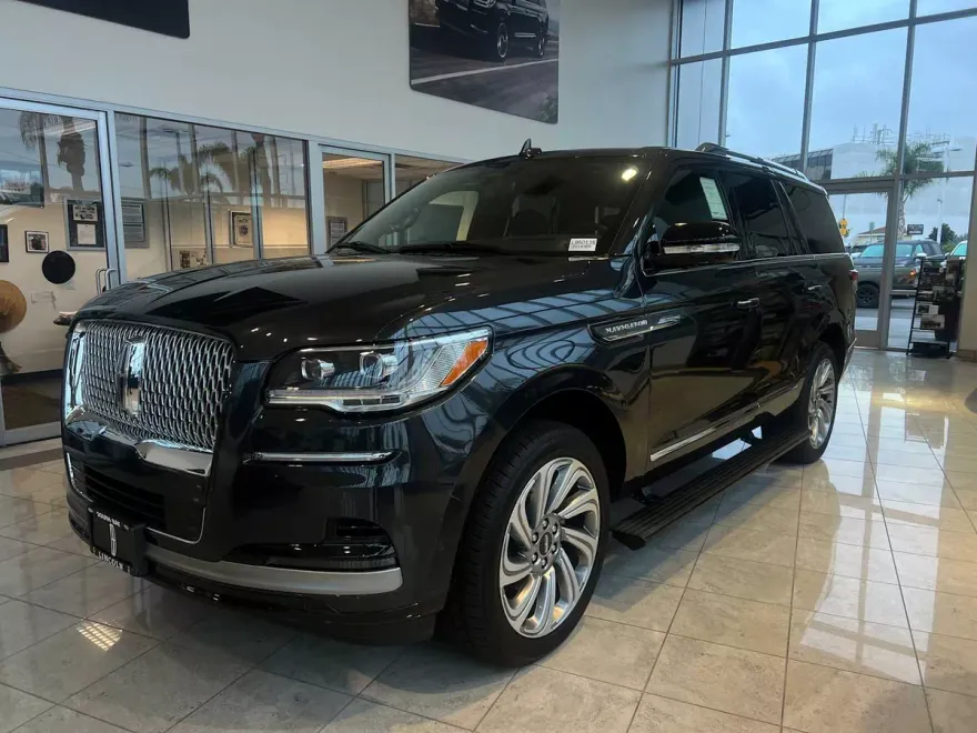 2023 Lincoln Navigator Reserve photo 1