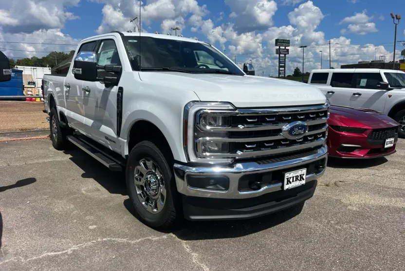 2026 Ford F-250 Lariat photo 1