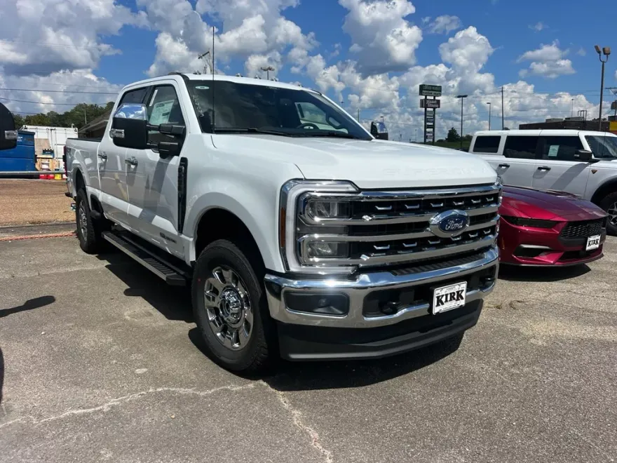 2026 Ford F-250 Lariat photo 1