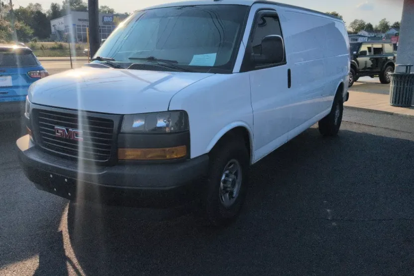 2020 Gmc Savana 3500 Cargo photo 1