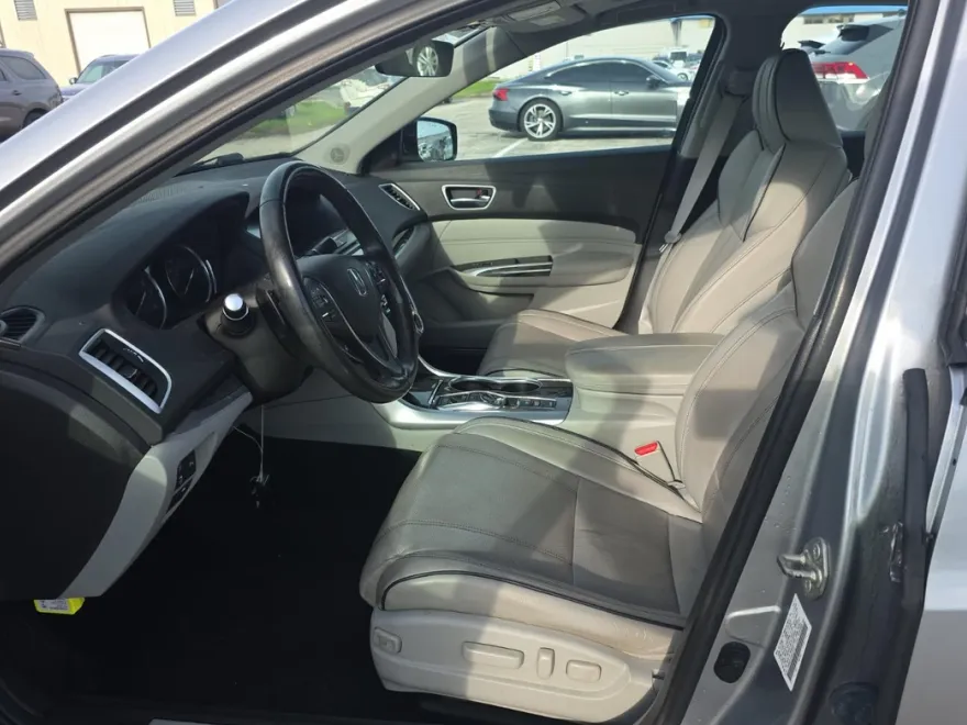 2018 Acura TLX 3.5L Advance photo 1