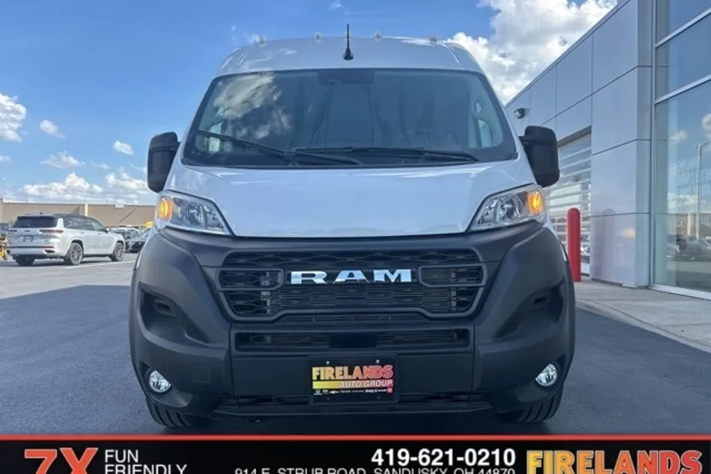 2023 Ram ProMaster 3500 Window Van photo 1