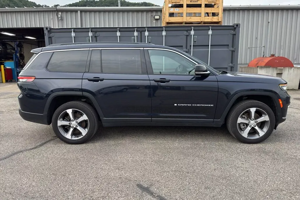 2024 Jeep Grand Cherokee Limited photo 1
