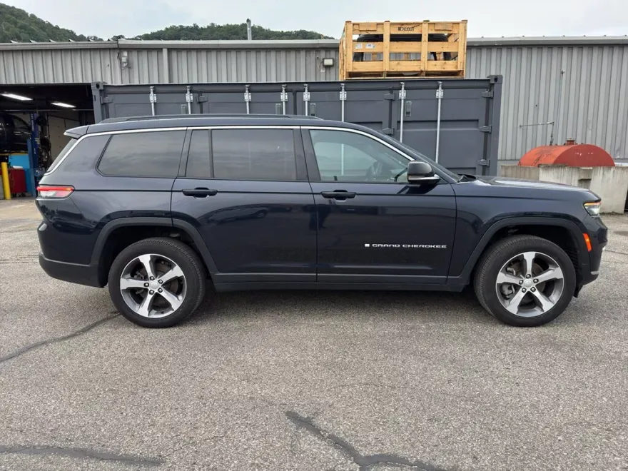 2024 Jeep Grand Cherokee Limited photo 1