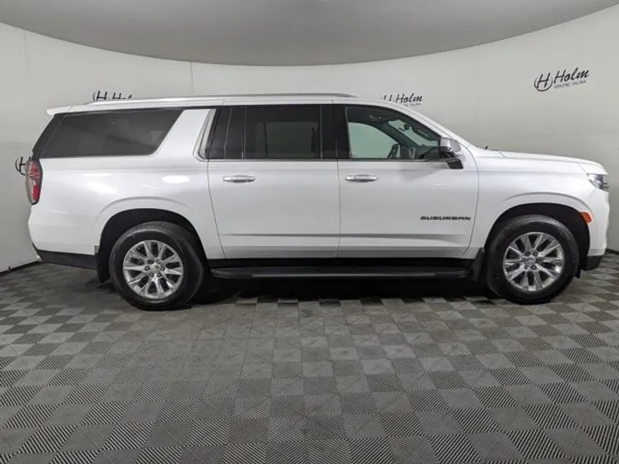 2021 Chevrolet Suburban Premier photo 1