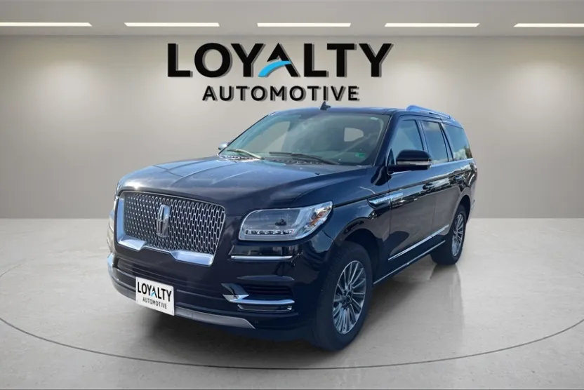 2021 Lincoln Navigator Standard photo 1