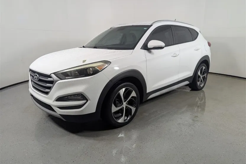 2017 Hyundai Tucson Sport photo 1
