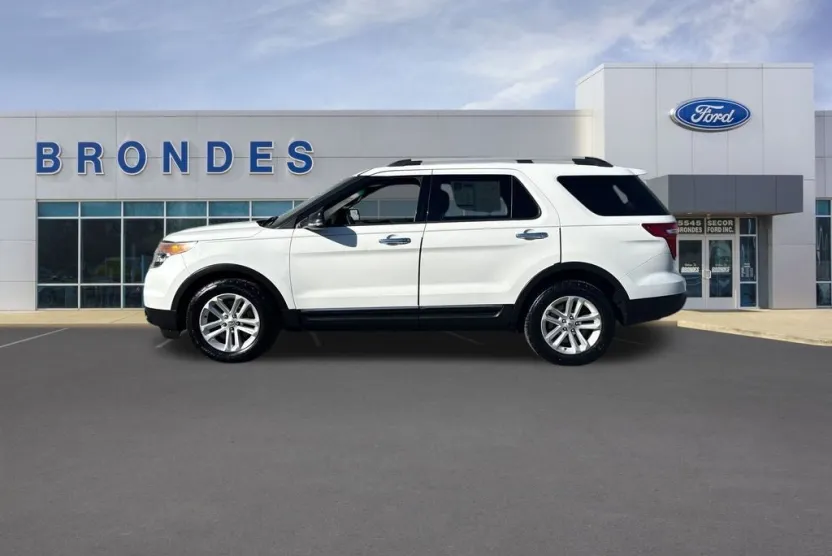 2013 Ford Explorer XLT photo 1