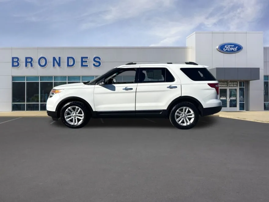 2013 Ford Explorer XLT photo 1