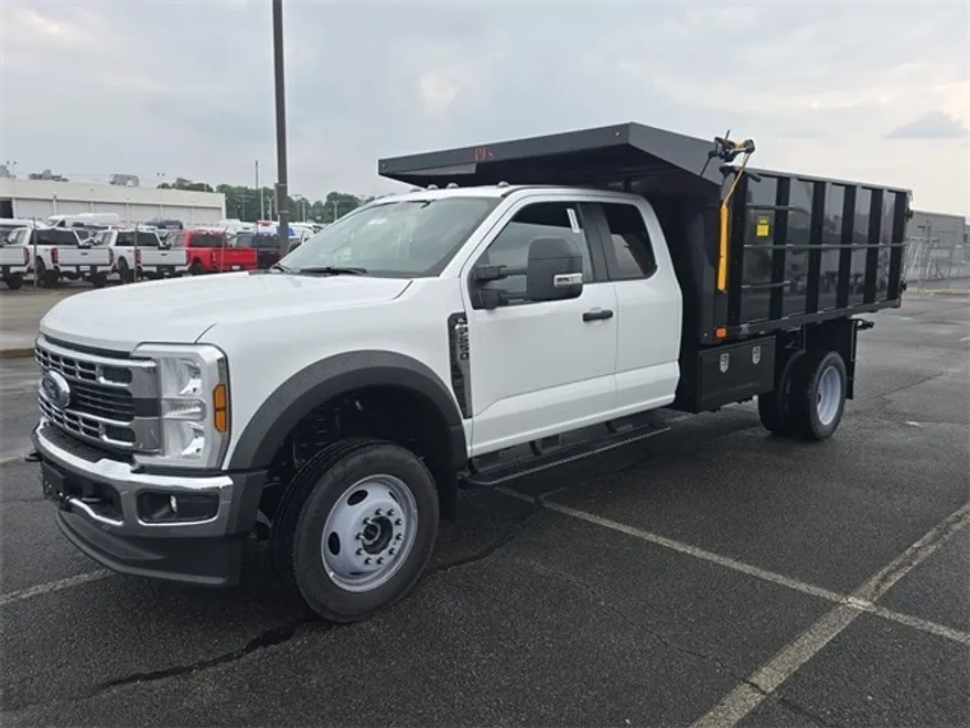 2025 Ford F-550 XL photo 1