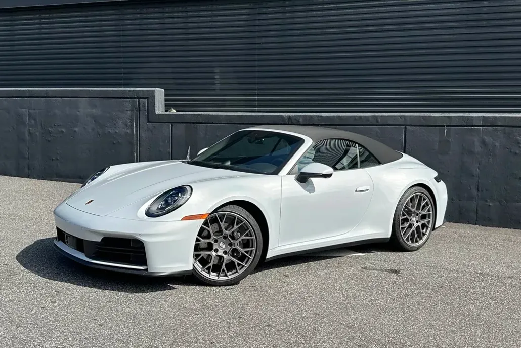 2025 Porsche 911 Cabriolet photo 1