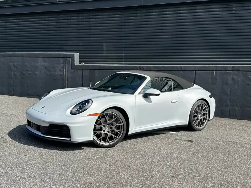 2025 Porsche 911 Cabriolet photo 1