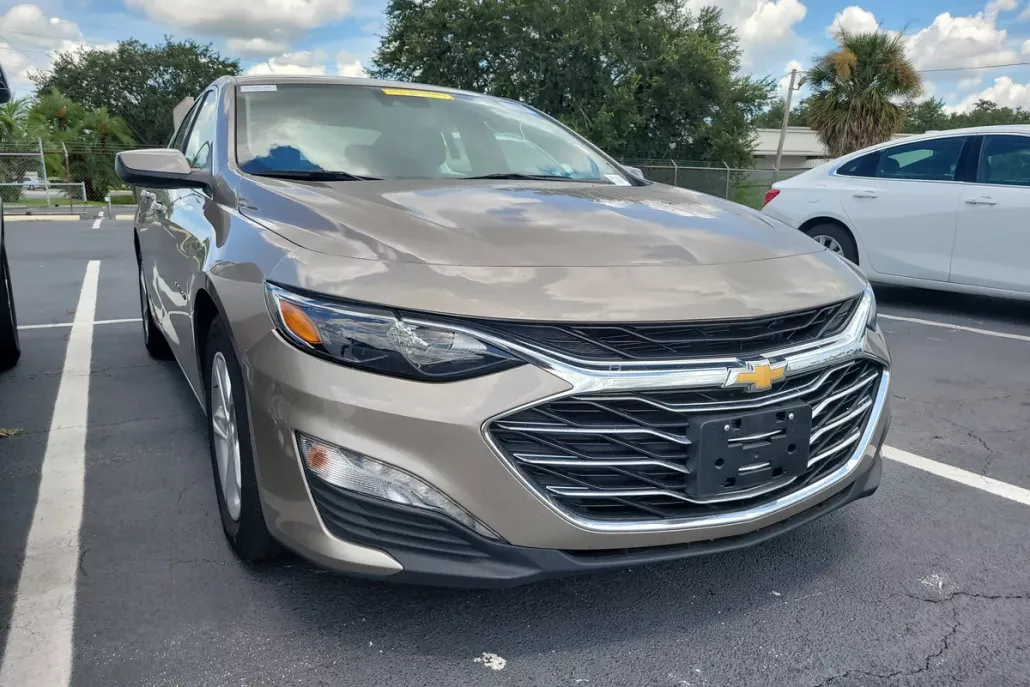 2023 Chevrolet Malibu 1LT photo 1