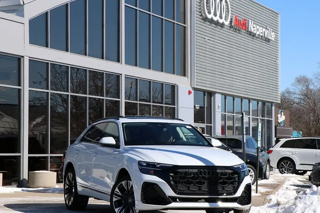 2025 Audi Q8 55 Premium Plus photo 1
