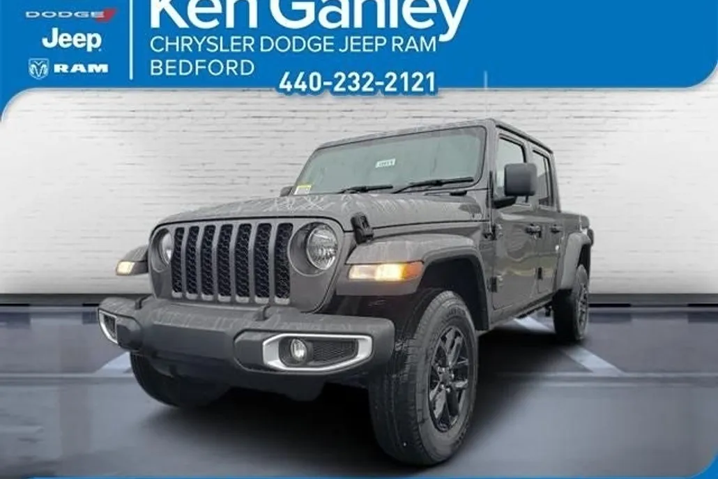2023 Jeep Gladiator Sport S photo 1