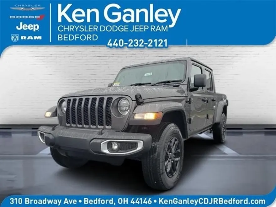2023 Jeep Gladiator Sport S photo 1