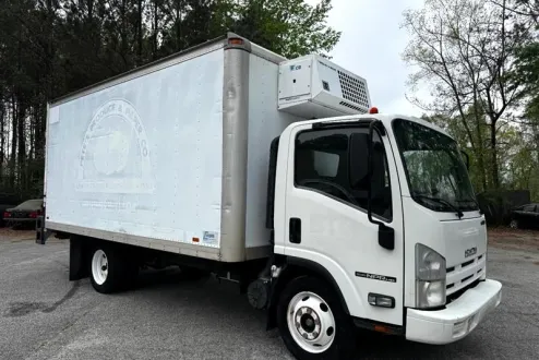 2014 Isuzu NPR photo 2