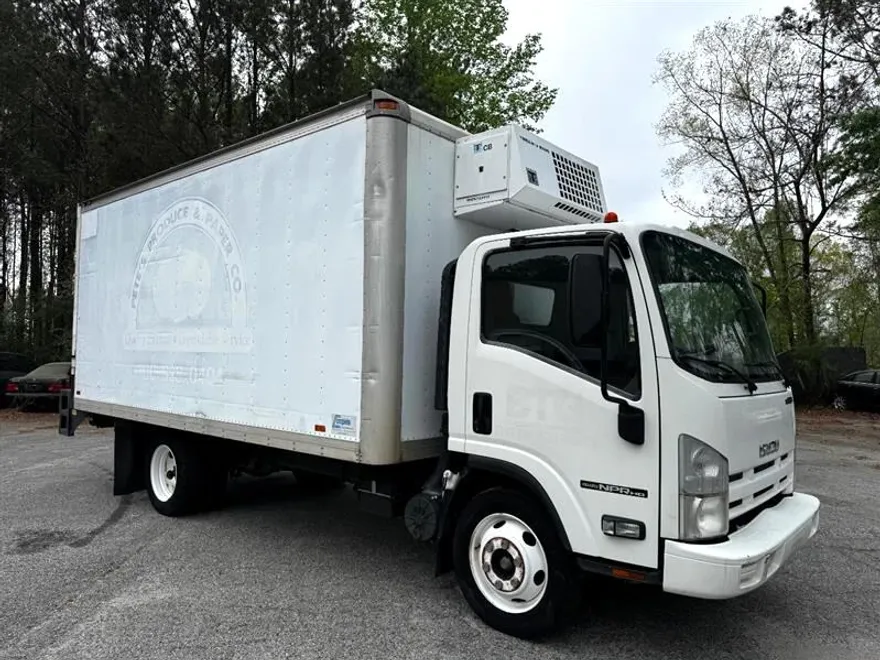 2014 Isuzu NPR photo 2