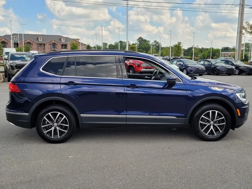 2021 Volkswagen Tiguan SE photo 1