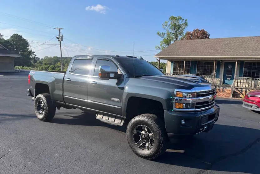 2019 Chevrolet Silverado 2500HD High Country photo 1