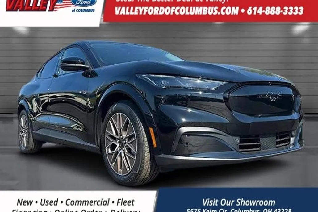 2025 Ford Mustang Mach-E Premium photo 1