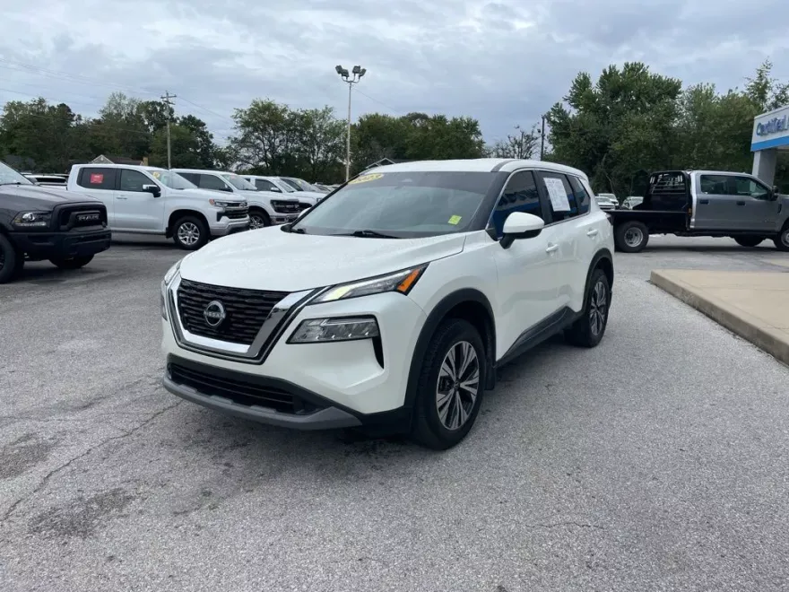 2023 Nissan Rogue SV photo 1