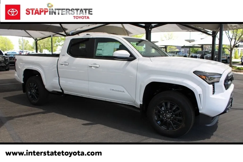 2025 Toyota Tacoma SR5 photo 1