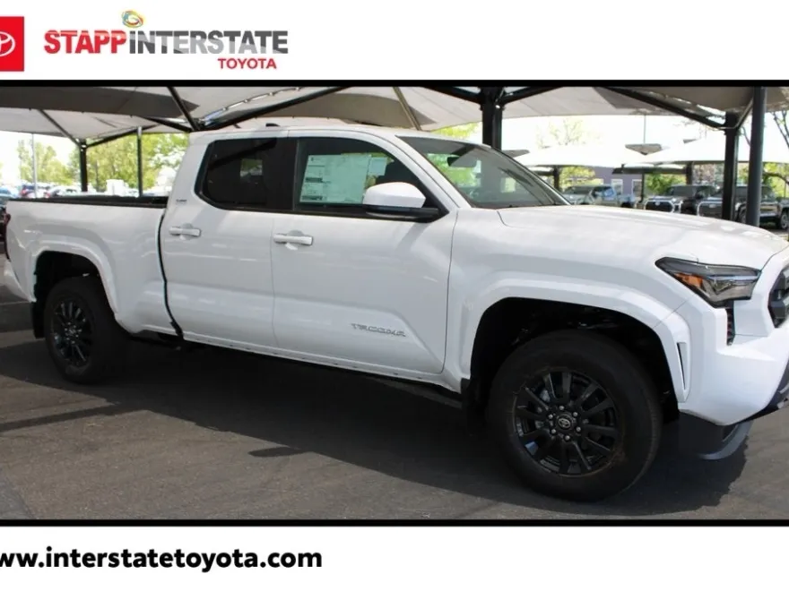 2025 Toyota Tacoma SR5 photo 1