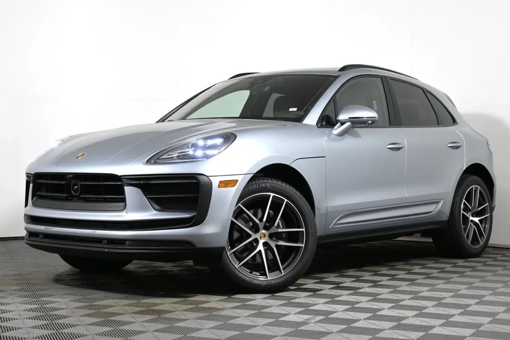 2024 Porsche Macan Base photo 1