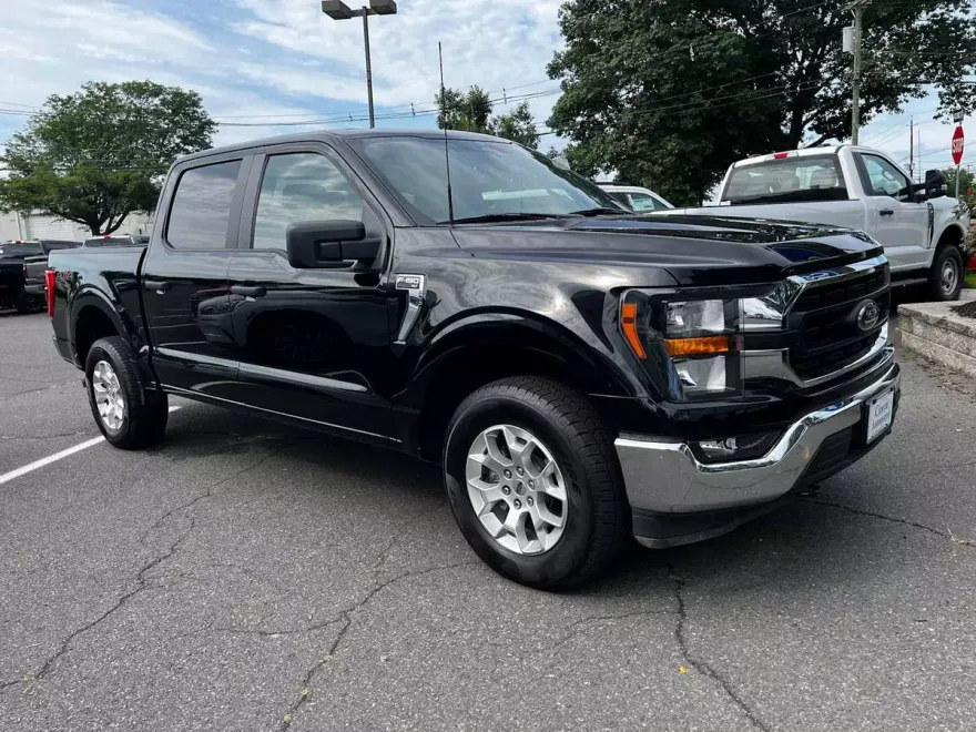 2023 Ford F-150 XLT photo 1