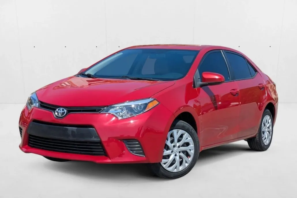 2016 Toyota Corolla LE photo 1