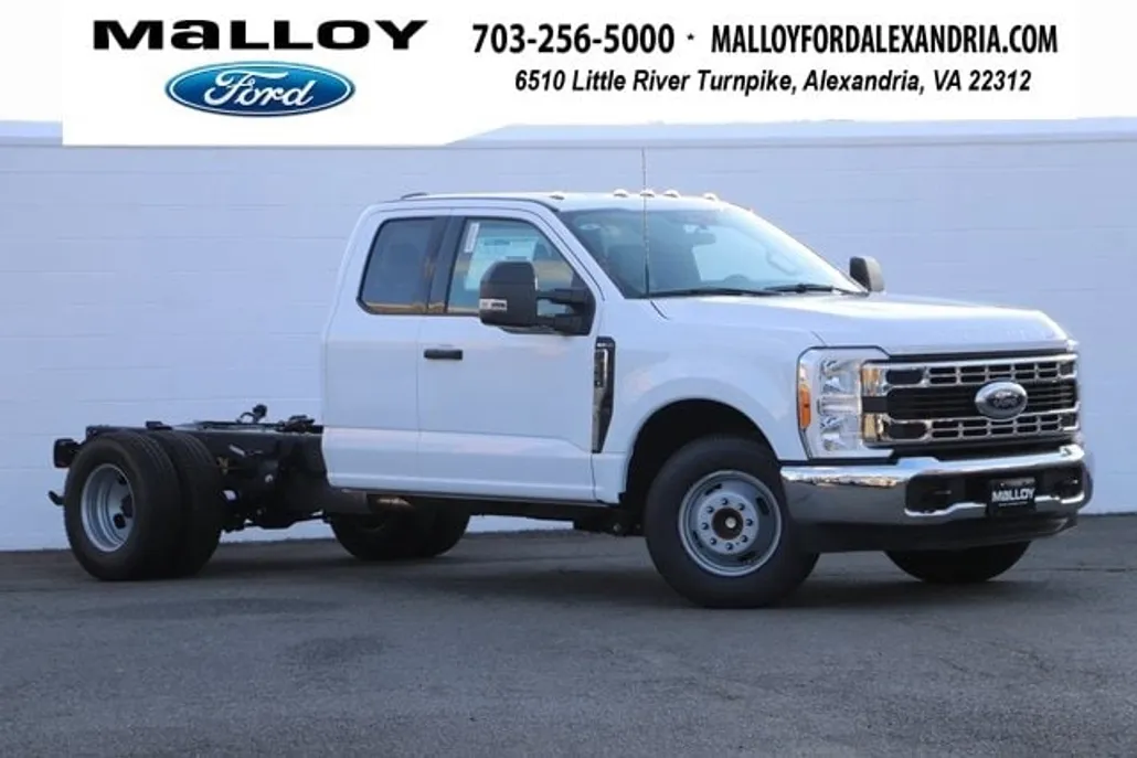2023 Ford F-350 XL photo 1
