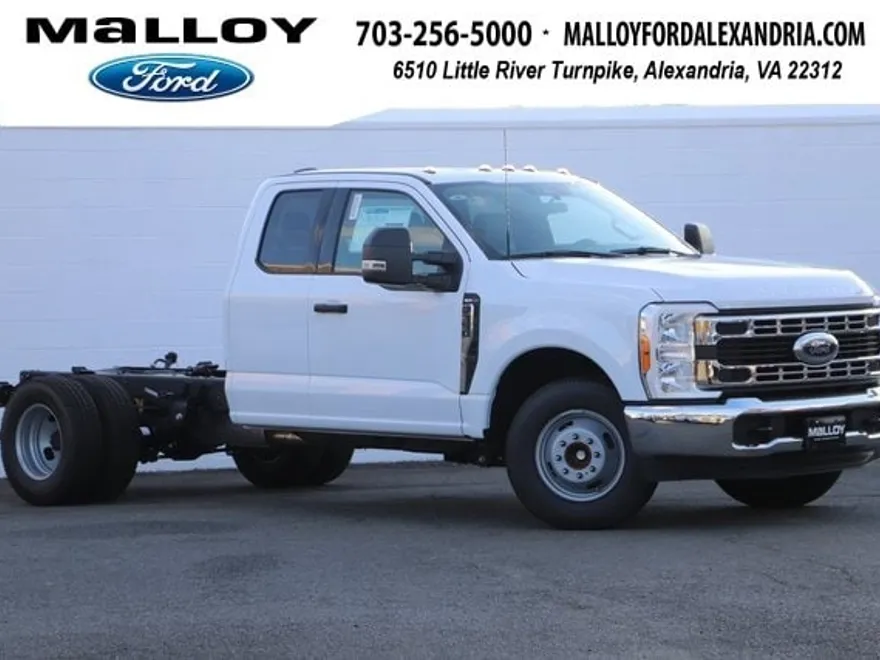 2023 Ford F-350 XL photo 1