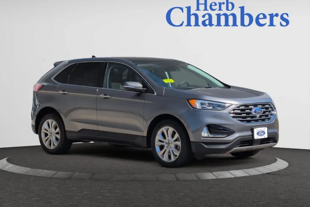 2022 Ford Edge Titanium photo 1