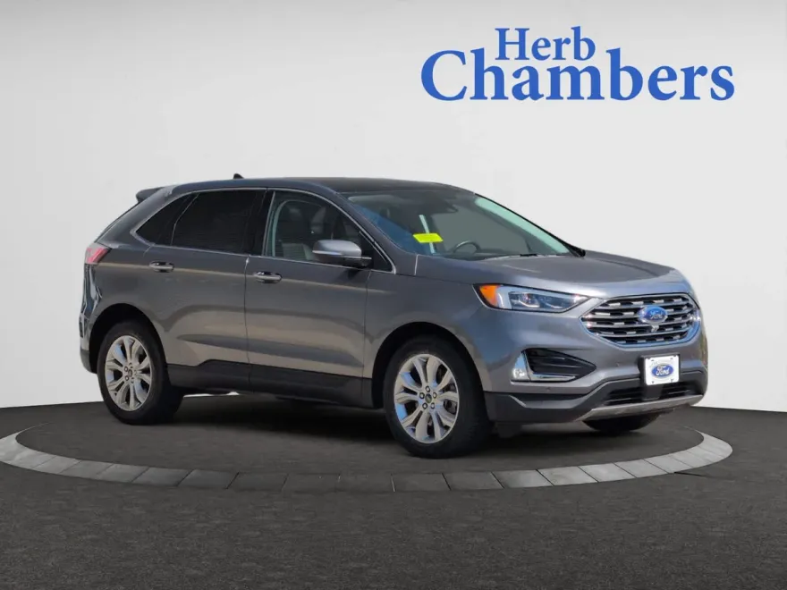 2022 Ford Edge Titanium photo 1