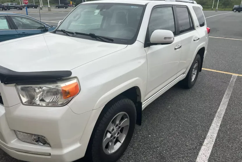 2011 Toyota 4Runner SR5 photo 1