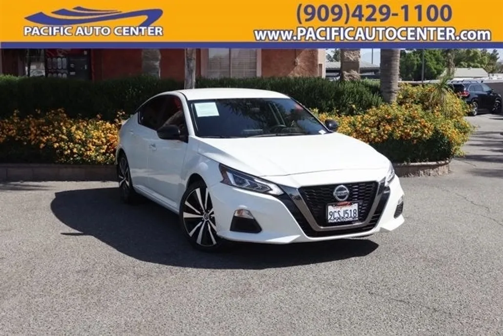 2022 Nissan Altima 2.5 SR photo 1