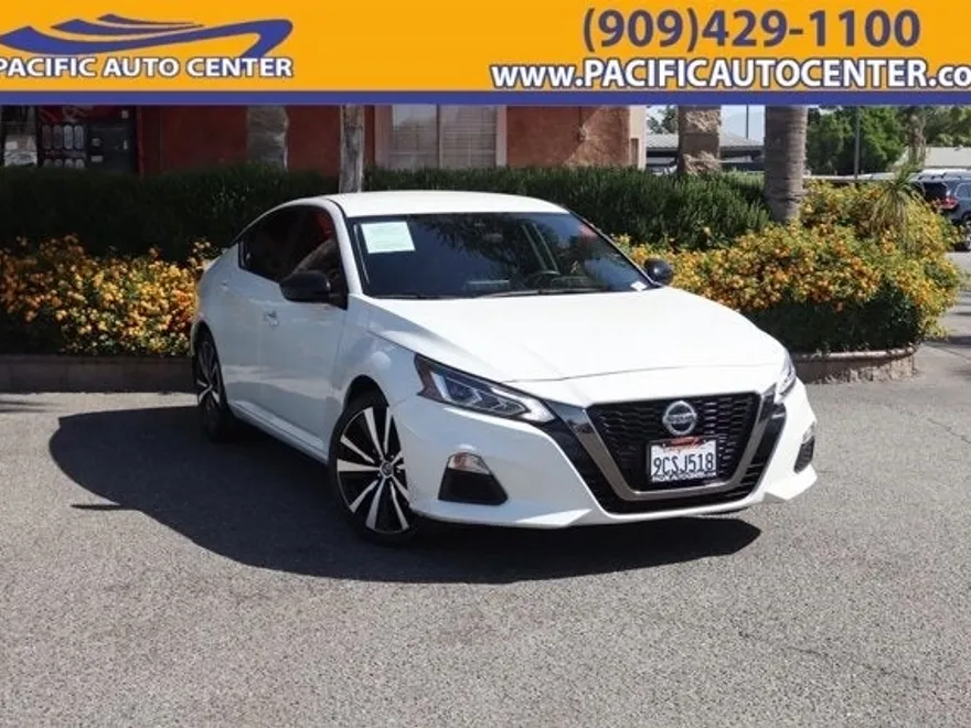 2022 Nissan Altima 2.5 SR photo 1