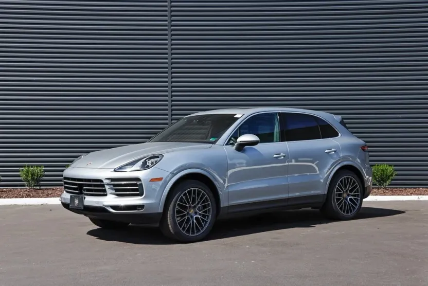 2022 Porsche Cayenne Base photo 1