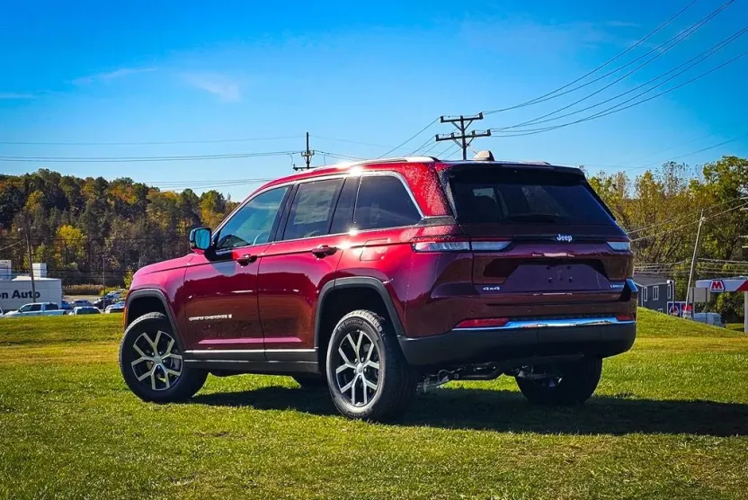 2025 Jeep Grand Cherokee Limited photo 1