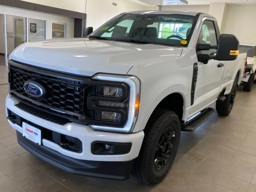 2025 Ford F-350 photo 1